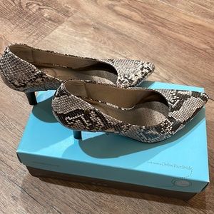 New in box, Life Stride heels, size 9M, brown/tan snake